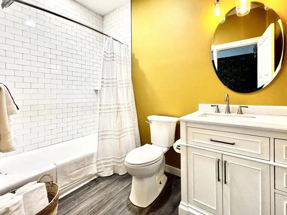 Creekside Suites