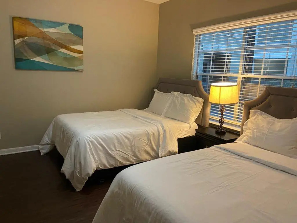 Resort Style Apt/Home in Houston Medical Centre
