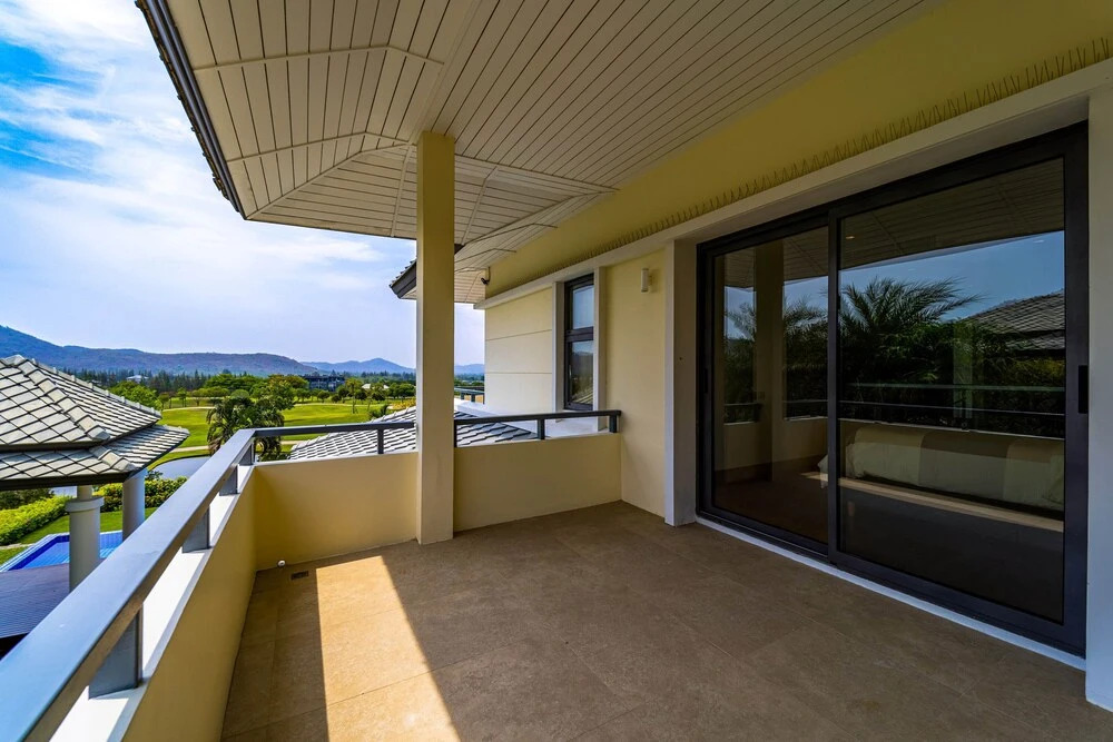 Luxury Mansion On Golf Course - BMG5