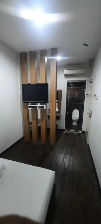 OYO 90724 Rg Hotel