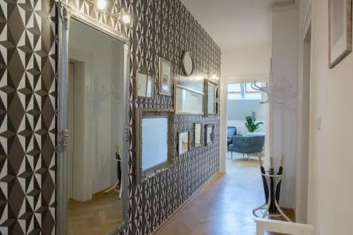 Maiselova House