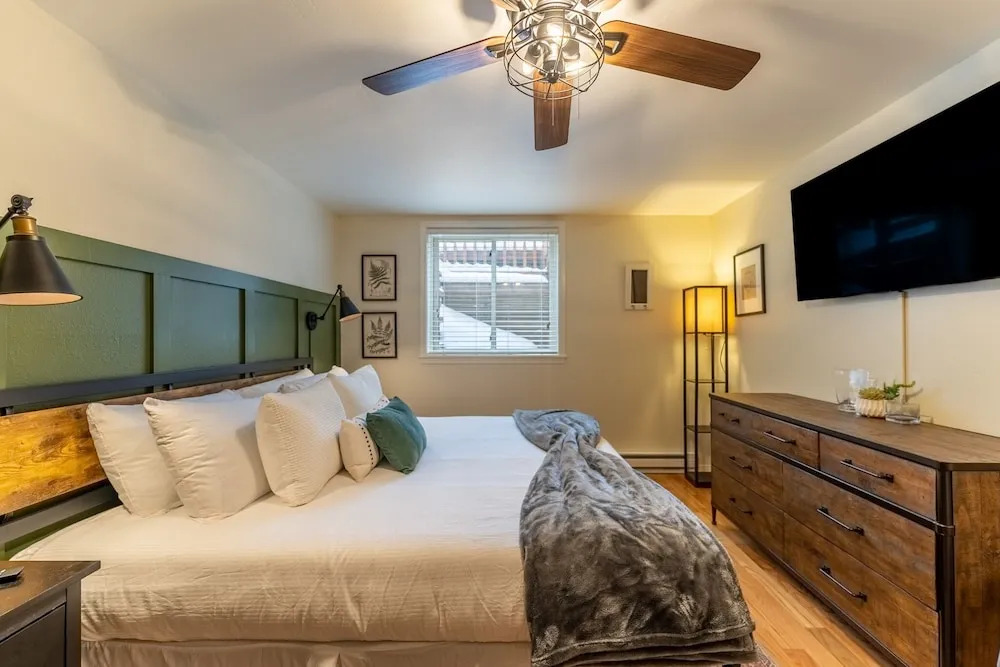 Creekside Condos #A7 by Summit County Mountain Retreats