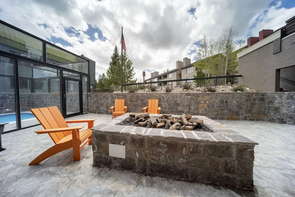 Snowblaze A14 2 Bedroom Condo by RedAwning