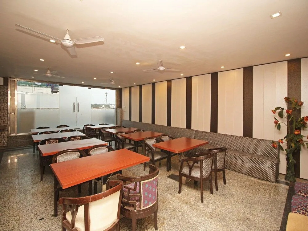 OYO Collection O 476 Hotel Gera's