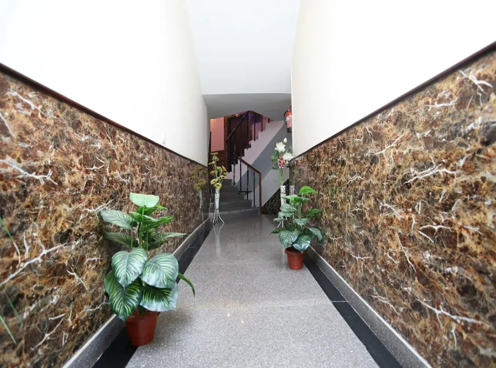 Hotel Silver Stay By Grb