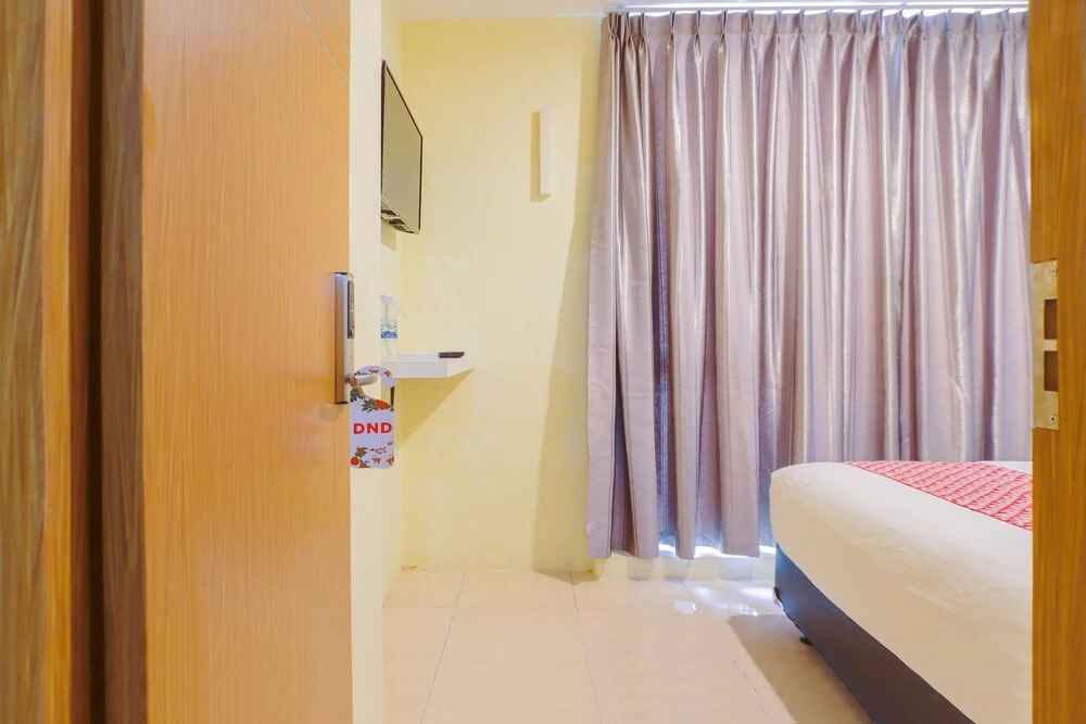 The Trend by OYO Rooms