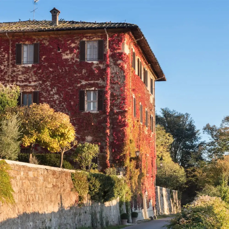 Large Beautiful Villa in Tuscan Hills of Chianti Stunning Gardens and Large Pool