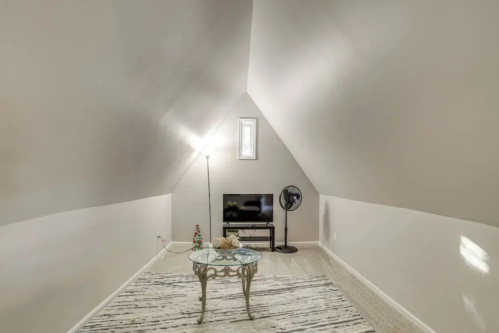 Central Duplex Townhome Close to Twin Cities