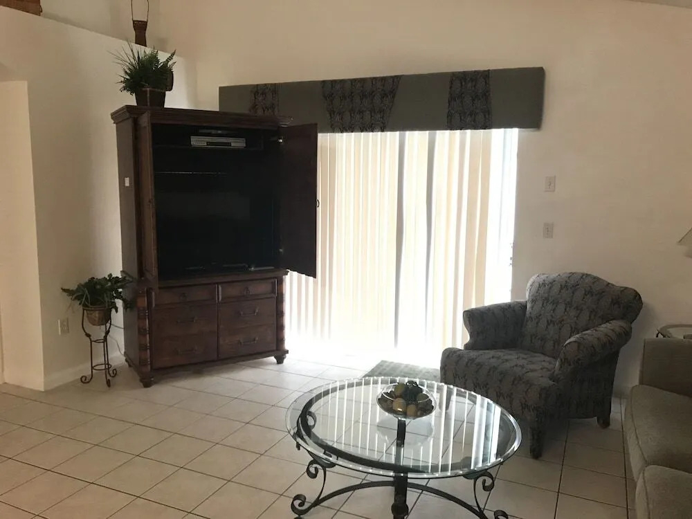 4 Br Pool Home - Gated Community - Sfm 3351