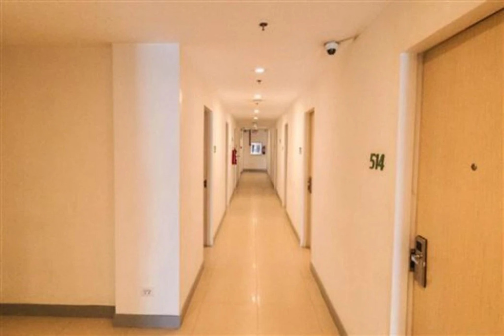 Iris Hotel