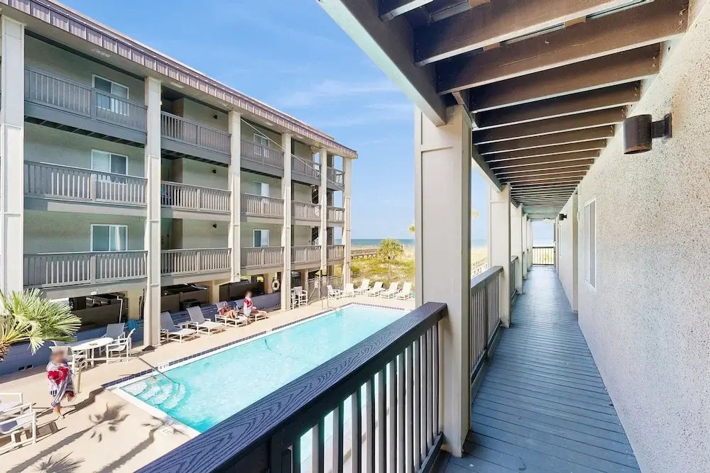 Ocean-view Condo With Pool, Balcony, AC & W/D - Walk to Beach & Near Downtown