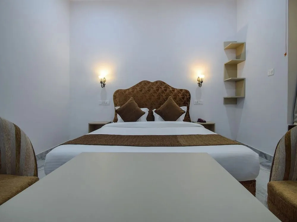 Shiv Villa By OYO Rooms
