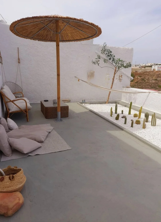 Salty Caves Apartments Milos