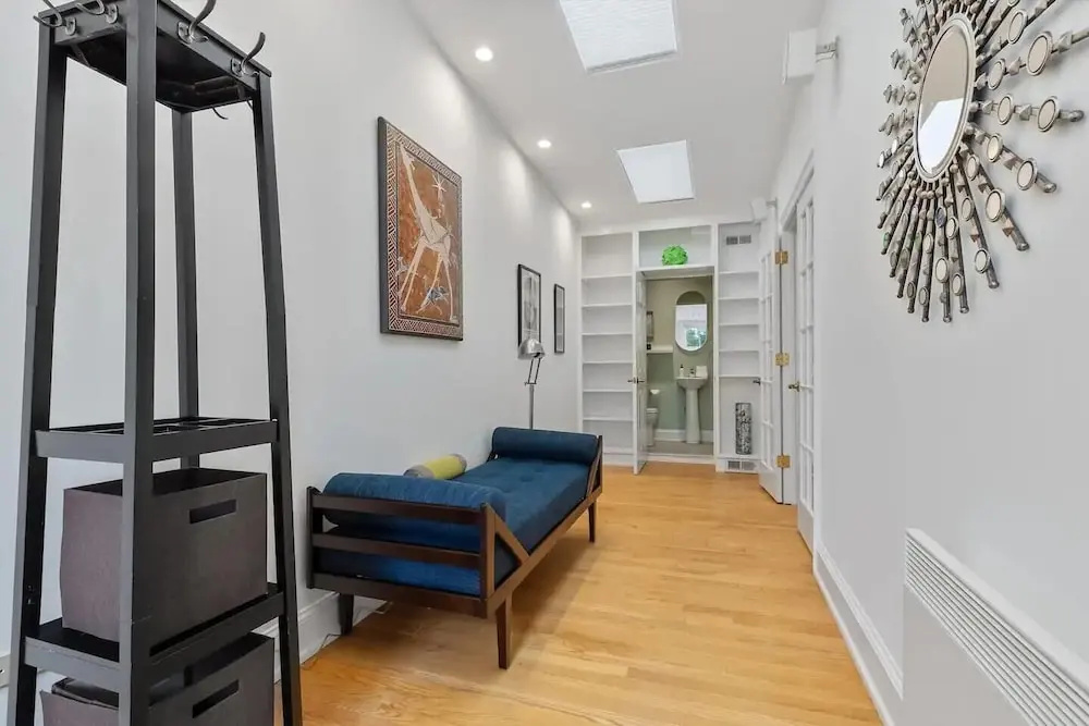 Historic Modern Capitol Hill 2-br Row Home