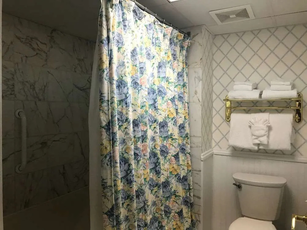 Lilac Tree Suites