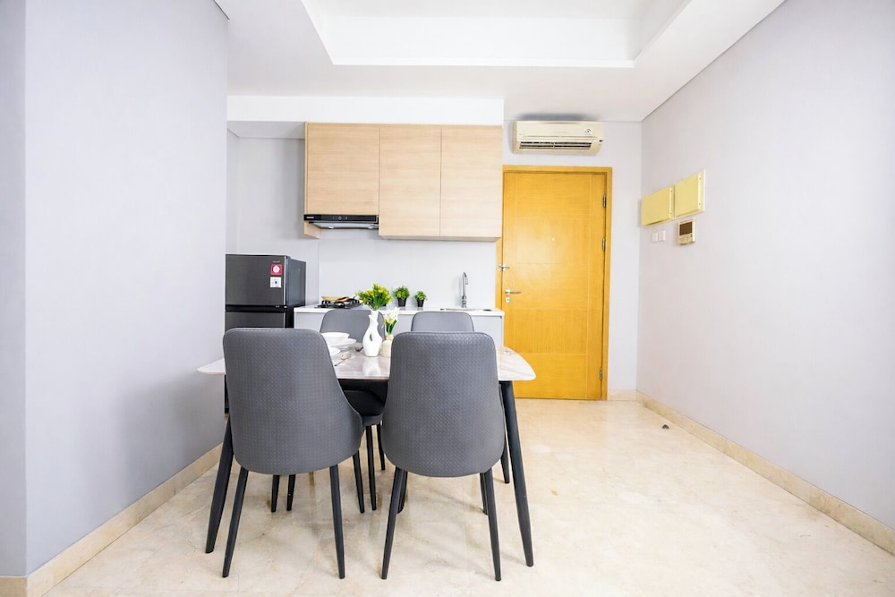 Good Location 2Br For 4 Pax At Capitol Suites Apartment