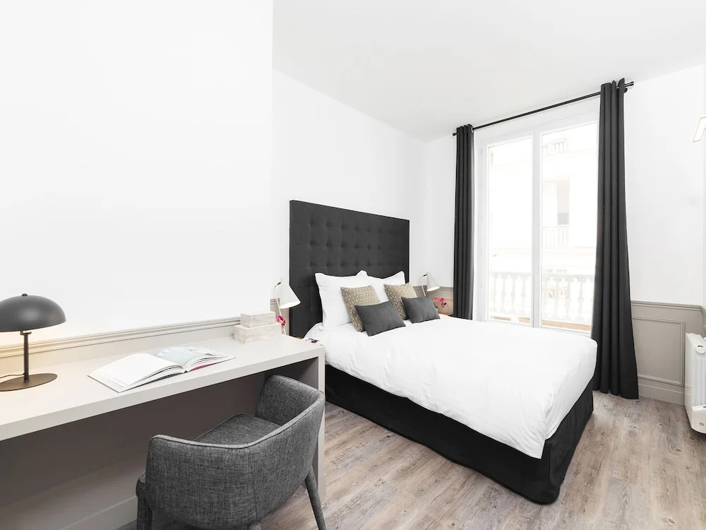 Luxury 4 Bedrooms Opera I by Livinparis
