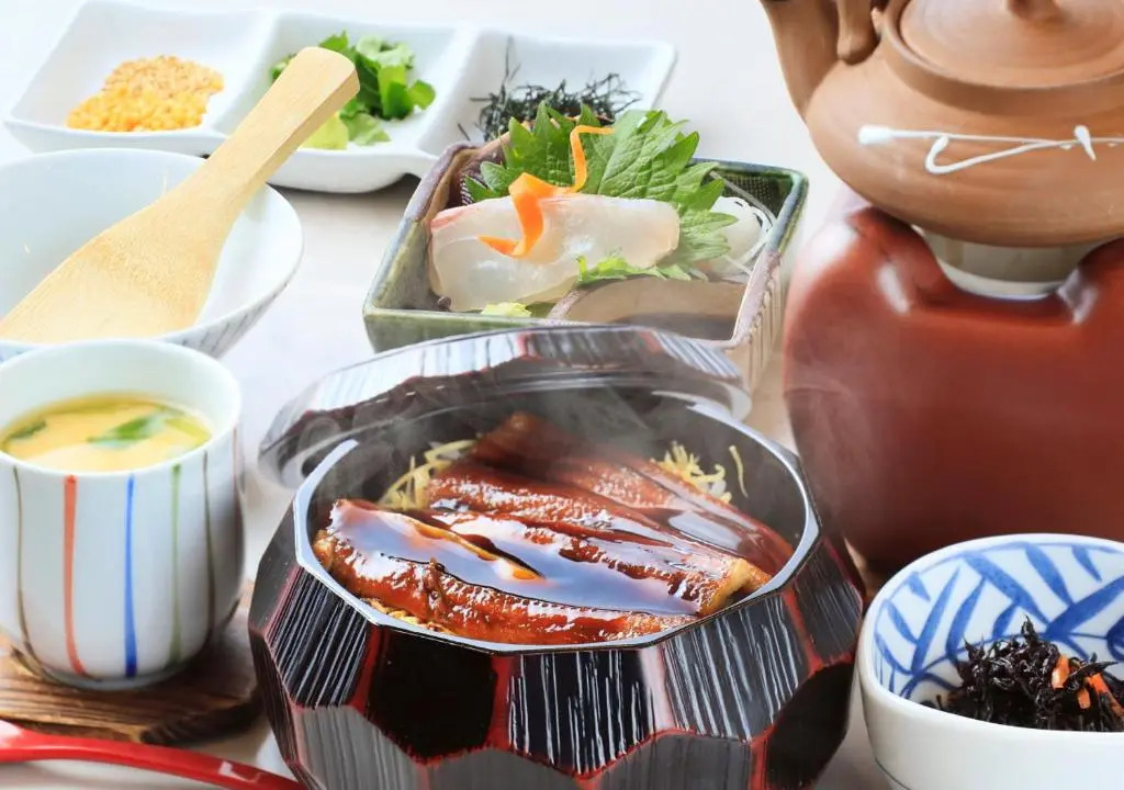 Katsuura Hilltop Hotel & Residence