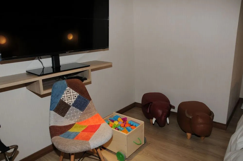 Chillax Inn 知樂愛河館