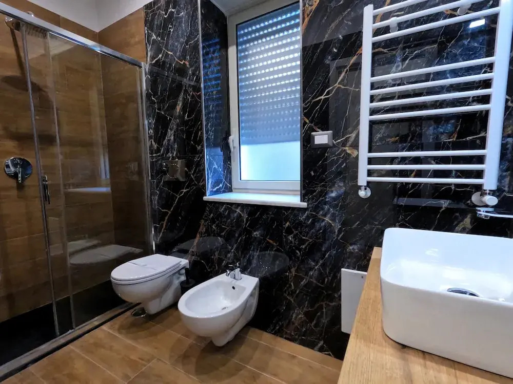 BlackWoody Contemporary Rooms - Napoli Centro Storico