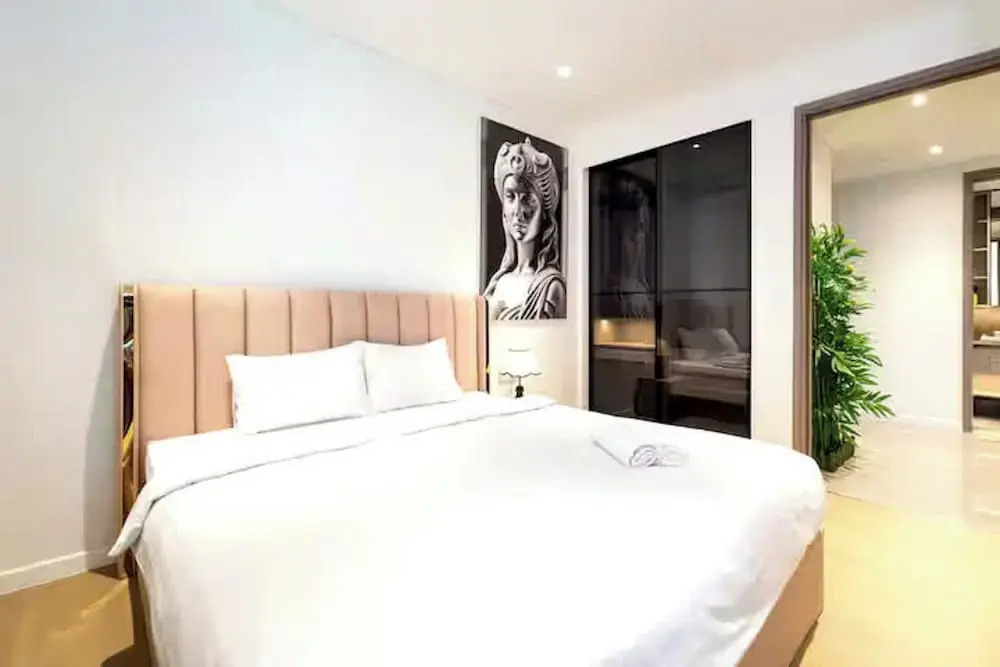 Vivian Boutique Opera Luxury Residence