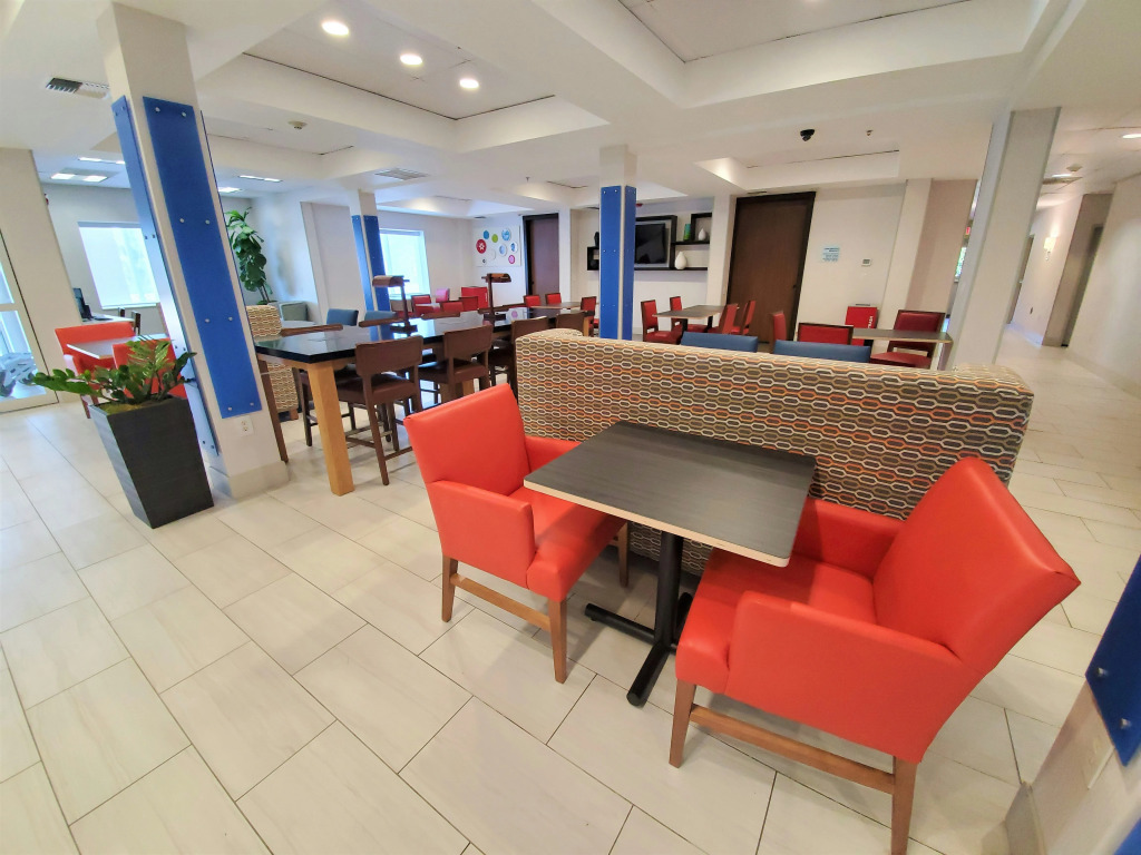 Holiday Inn Express Hotel & Suites Seattle North - Lynnwood by IHG