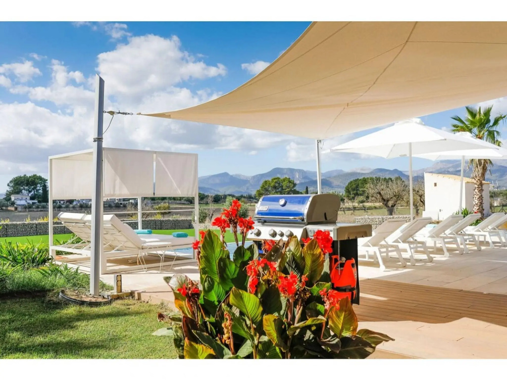 Luxurious country house with pool in Inca for 8 people