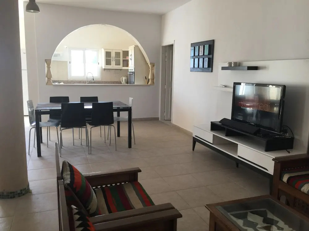 Independent Villa With Private Pool, Covered Parking