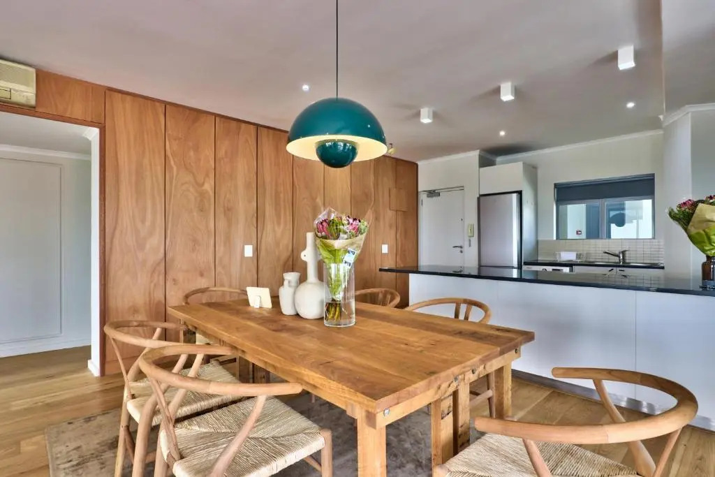 Stylish, Modern Apartment With Breathtaking Views.