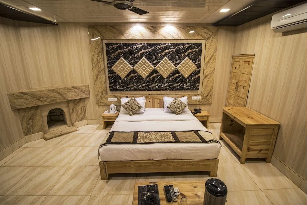 ARK Resorts