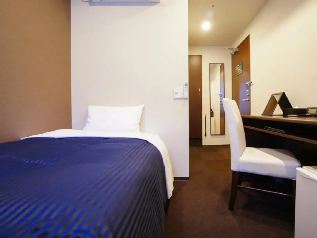 HOTEL LiVEMAX Yokohama Motomachi Ekimae