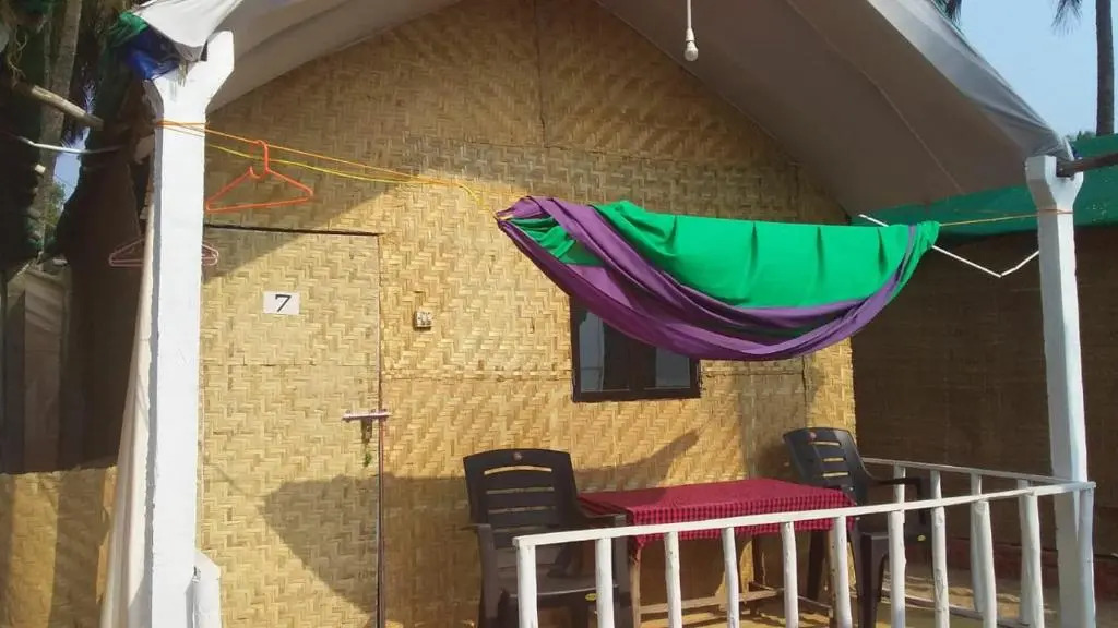 Kashinath Beach Huts- Beach Front