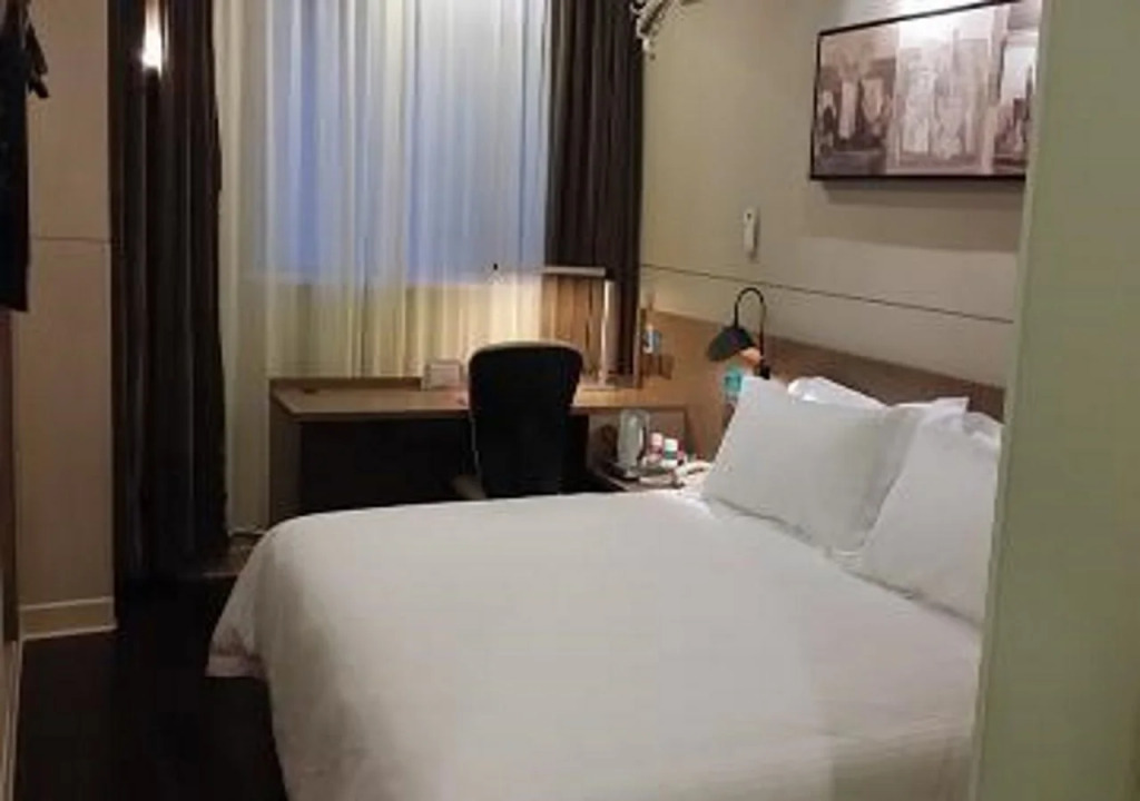 Jinjiang Inn Select Ningbo Tianqi Square Kaiming Street Branch