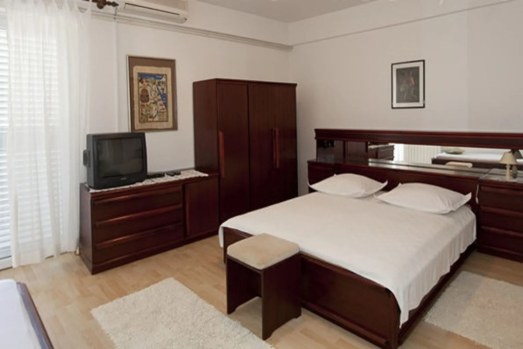 Apartment Roza - 200 m from sea : A1 Baska Voda, Riviera Makarska