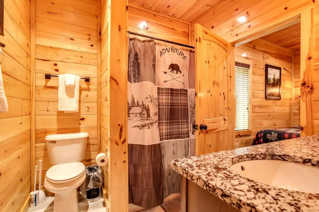 4 Bedroom Cabin for 14