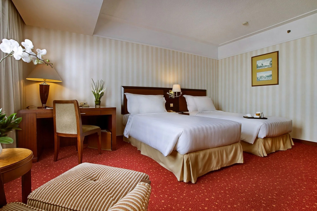Redtop Hotel & Convention Center