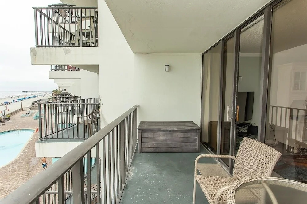 Royal Garden Resort 203 1 Bedroom Condo by RedAwning