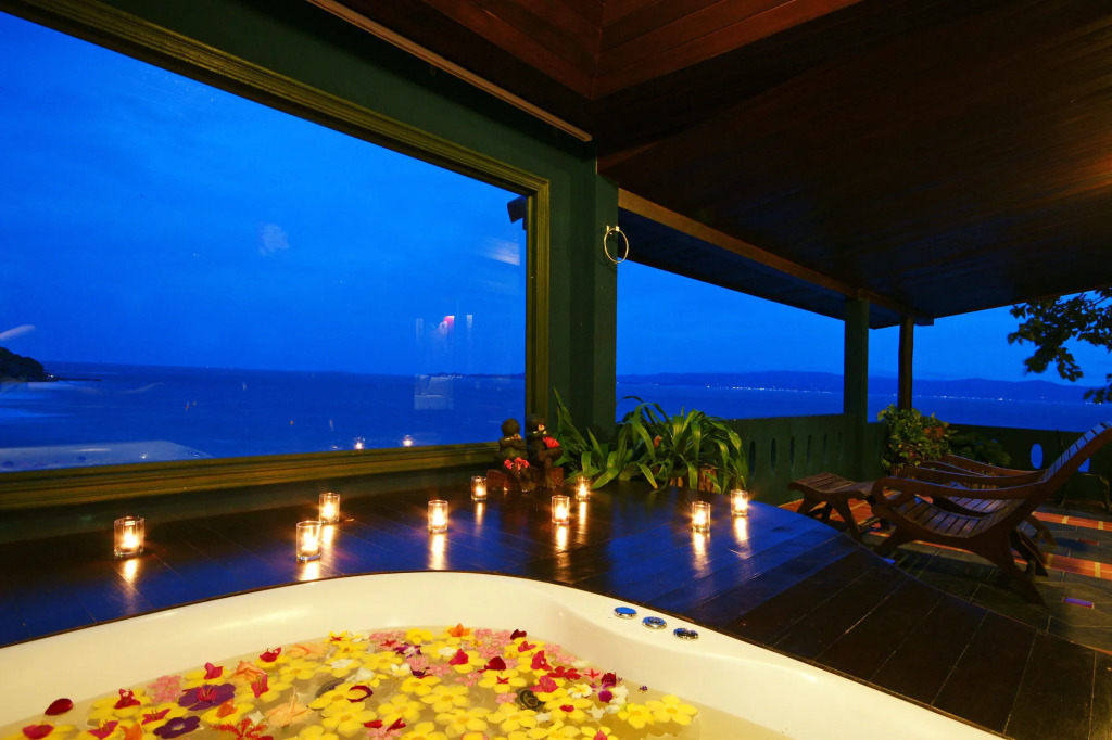 Sea Breeze Resort - SHA Plus