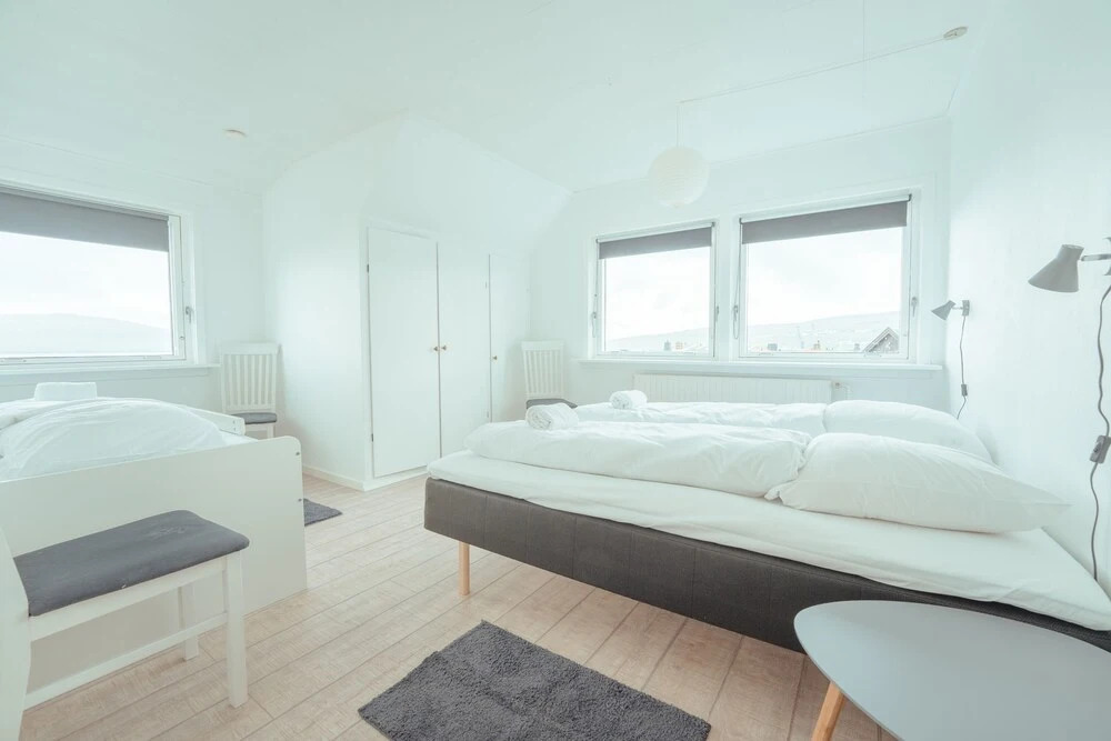 Sea View Apt / Central / Spacious / Free Parking