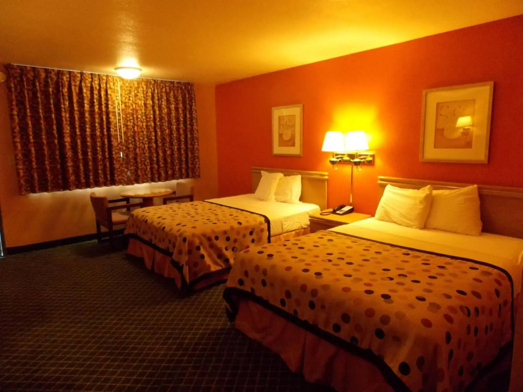 Apex Inn
