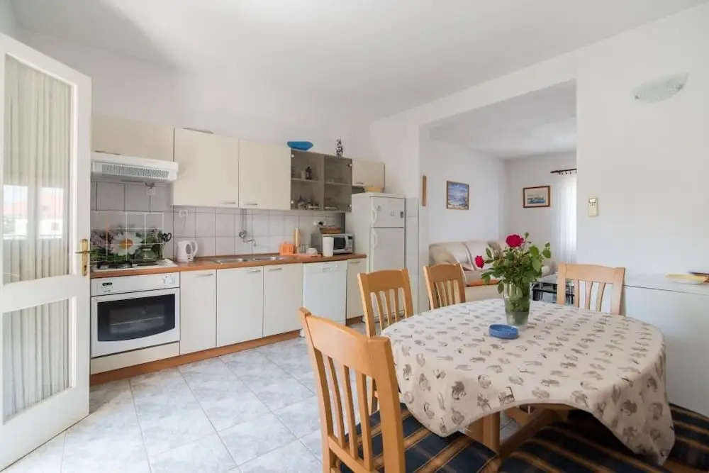 Apartment Alana -