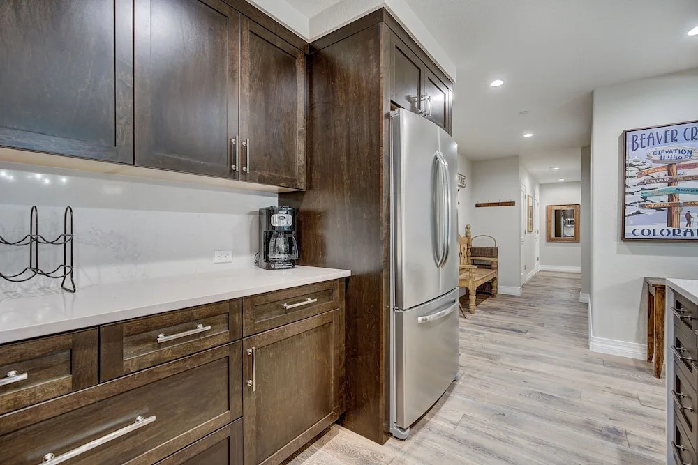 Modern and Updated St James Premium 3 Bedroom Residence 3 Condo by RedAwning