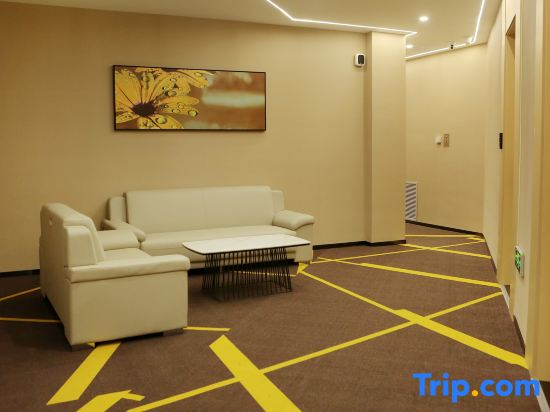 IU Hotel Ulanqab Liangcheng Branch