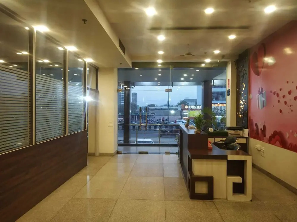 The Palm Hotel & Restaurant