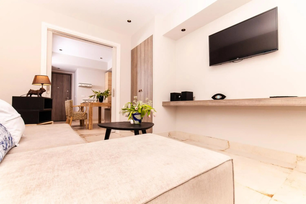 Sweet Suite Flora in Vouliagmeni
