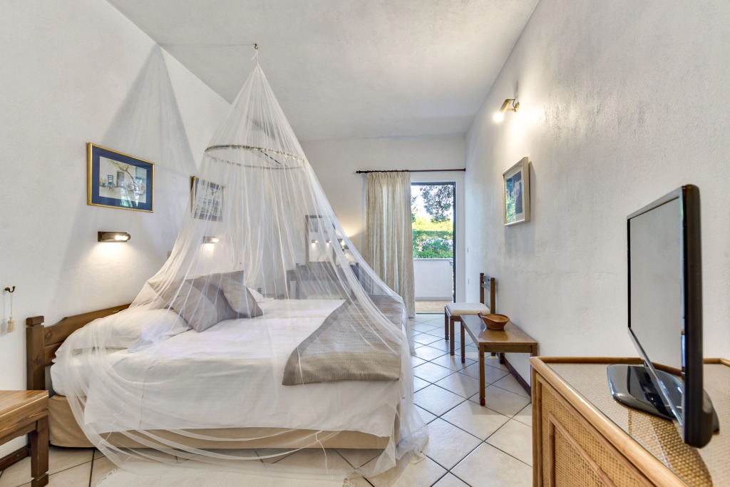 AQUARIUS HOTEL