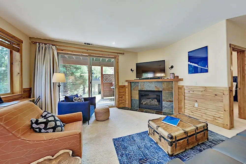 10917cin 2 Bedroom Condo