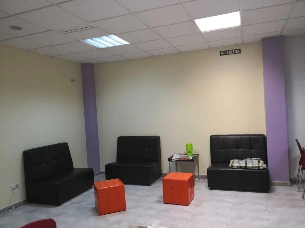Albergue Arraigos - Hostel