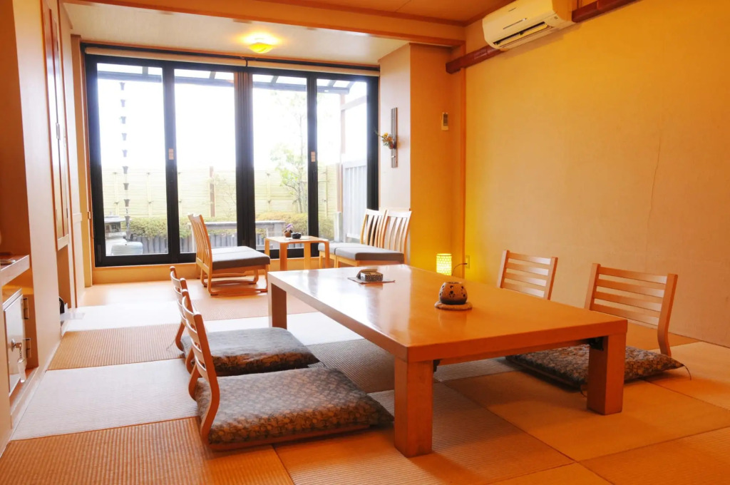 Kamogawa Onsen Gyominan Maruki Honkan