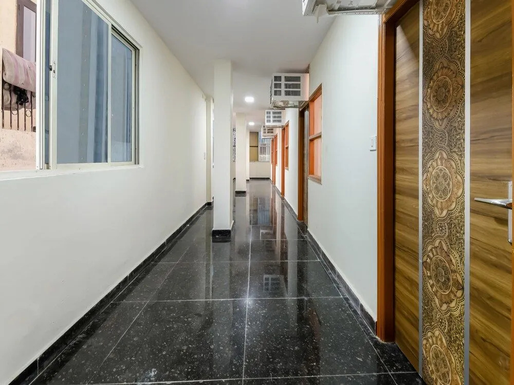 OYO 28395 Delight Inn